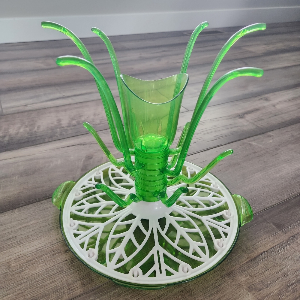 Munchkin sprout bottle/cup drying rack